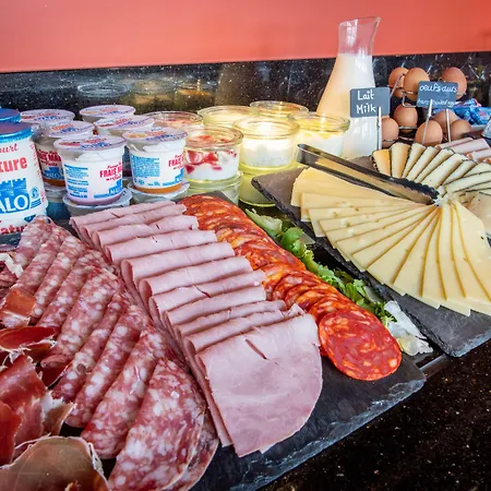Le Masq Western Premier Szálloda 4*