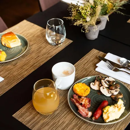 Le Masq Western Premier Szálloda 4*