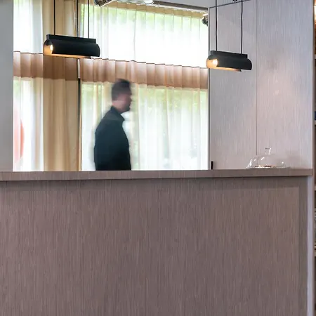 Le Masq Western Premier Szálloda 4*